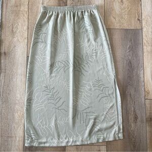 Vintage floral print midi skirt with elastic waistband